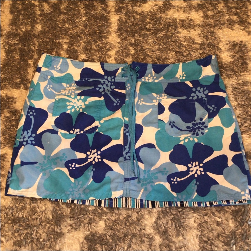 REVERSIBLE VINTAGE Swim/ BOARD SKIRT multi colored, 2 sided.